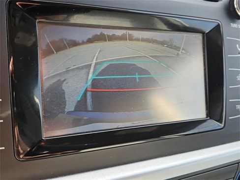 Used 2019 Toyota Highlander LE image 21