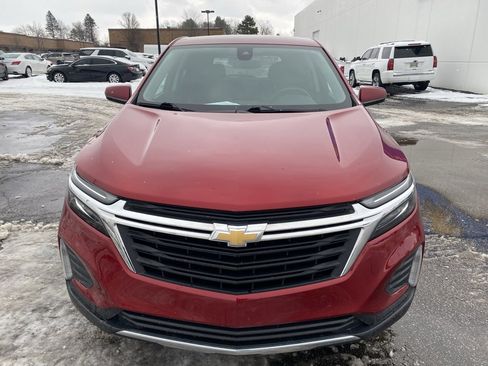 Used 2023 Chevrolet Equinox LT image 2