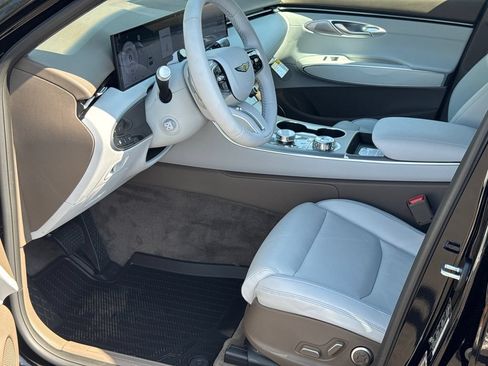 New 2026 Genesis GV70 2.5T Advanced AWD/4WD image 9