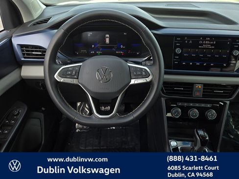 Certified 2023 Volkswagen Taos SE w/ Panoramic Sunroof Package FWD image 13