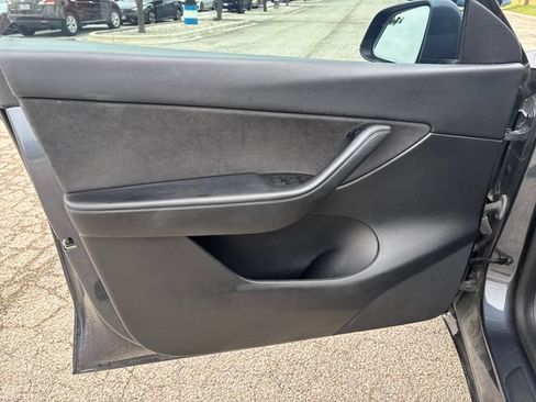 Used 2022 Tesla Model Y Performance AWD/4WD image 24