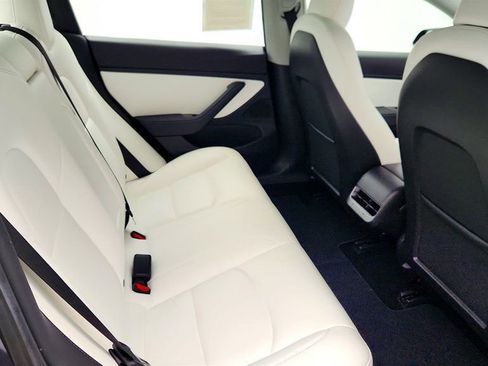 Used 2020 Tesla Model 3 Standard Range Plus image 27
