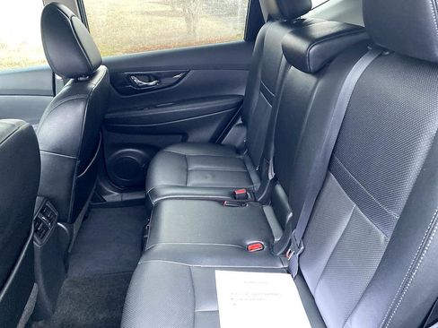 Used 2017 Nissan Rogue SL w/ SL Premium Package image 12