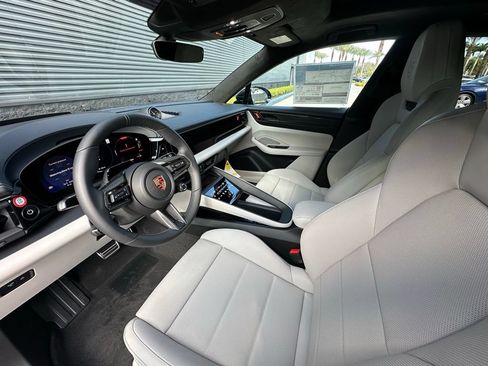 Used 2026 Porsche Macan GTS Electric AWD/4WD image 4