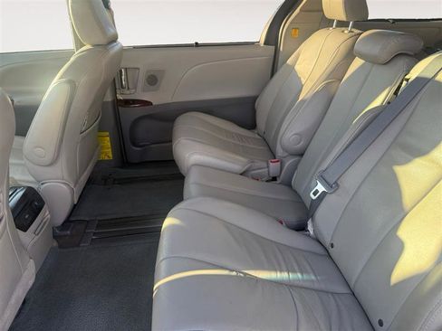 Used 2013 Toyota Sienna Limited image 13