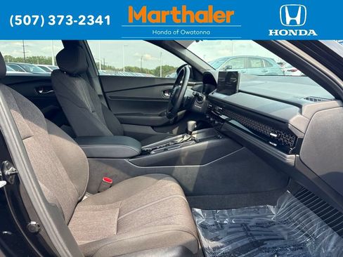 Used 2025 Honda Accord Sport image 19