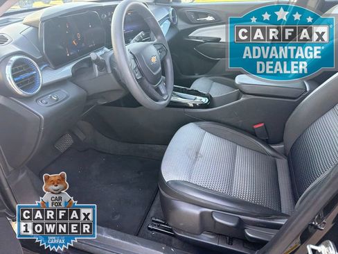 Certified 2025 Chevrolet Trax LT FWD image 8