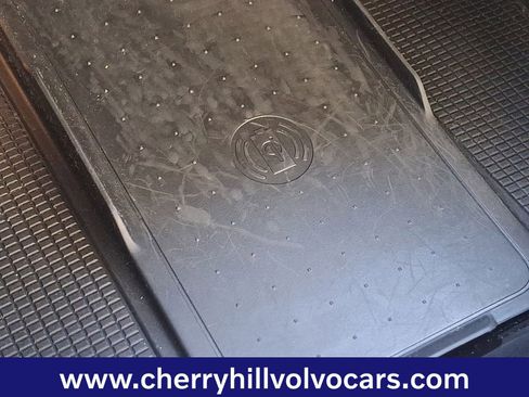 Certified 2023 Volvo XC40 B5 Ultimate w/ Protection Package Premier image 25