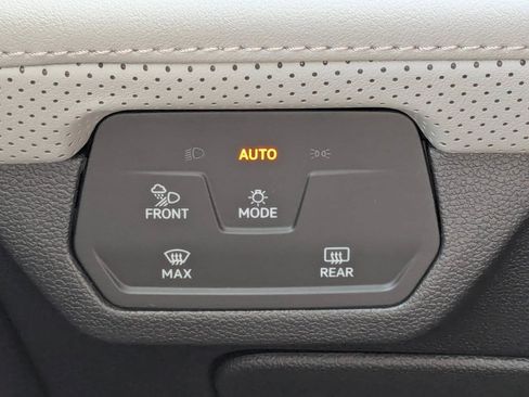 New 2026 Volkswagen Atlas Peak Edition image 17