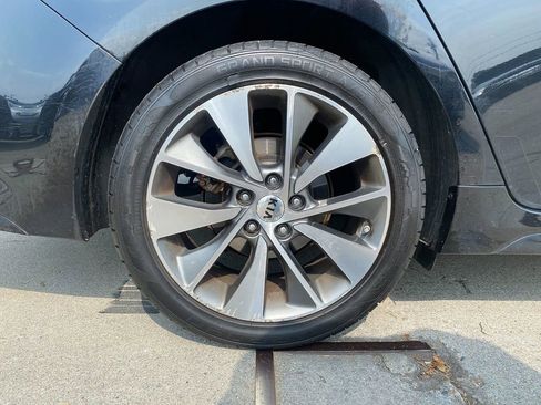 Used 2019 Kia Optima S image 31