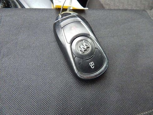 Used 2018 Buick Regal Preferred image 44