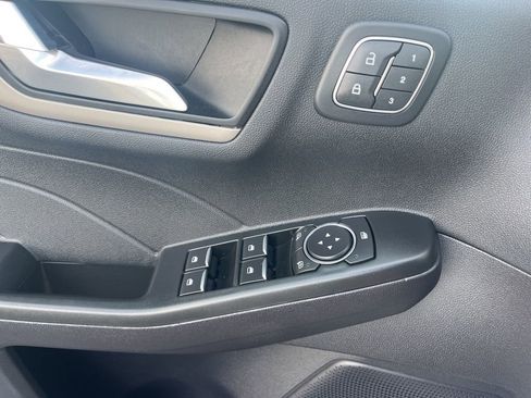 Used 2022 Ford Escape SEL w/ Technology Package image 27