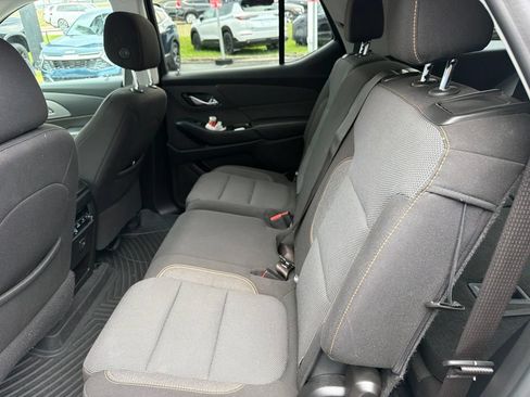 Used 2021 Chevrolet Traverse LS FWD image 9