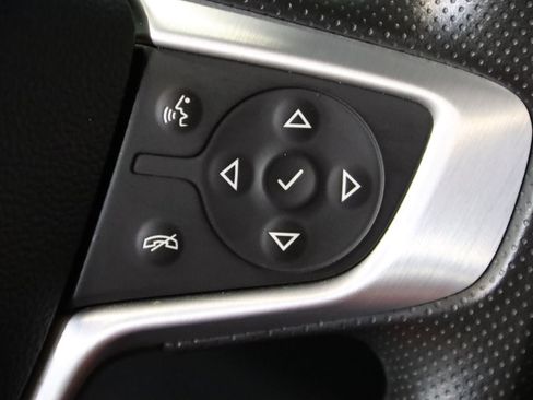 Used 2023 GMC Acadia SLE FWD image 13