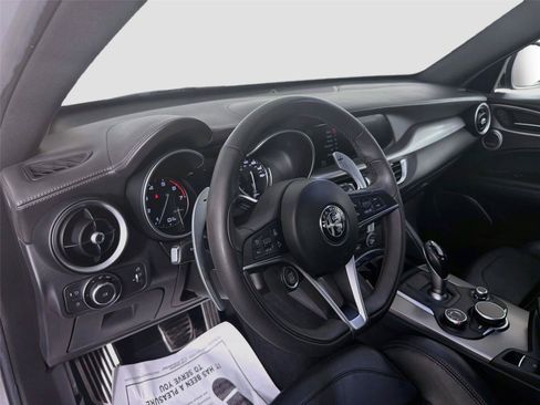 Used 2019 Alfa Romeo Stelvio Ti Sport w/ Quick Order Package 22S Sport AWD/4WD image 9