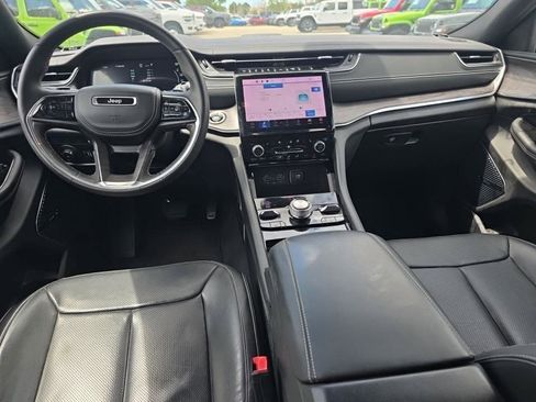 Used 2022 Jeep Grand Cherokee Overland image 5