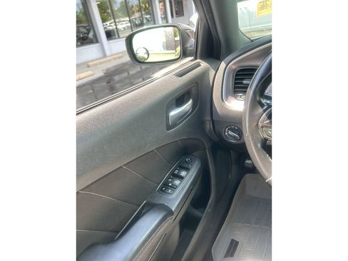 Used 2022 Dodge Charger SXT w/ Blacktop Package RWD image 11