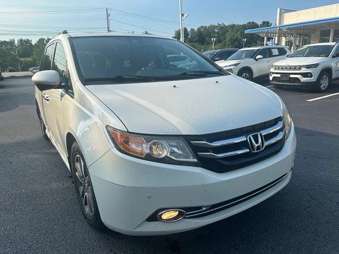 Used 2015 Honda Odyssey Touring image 13