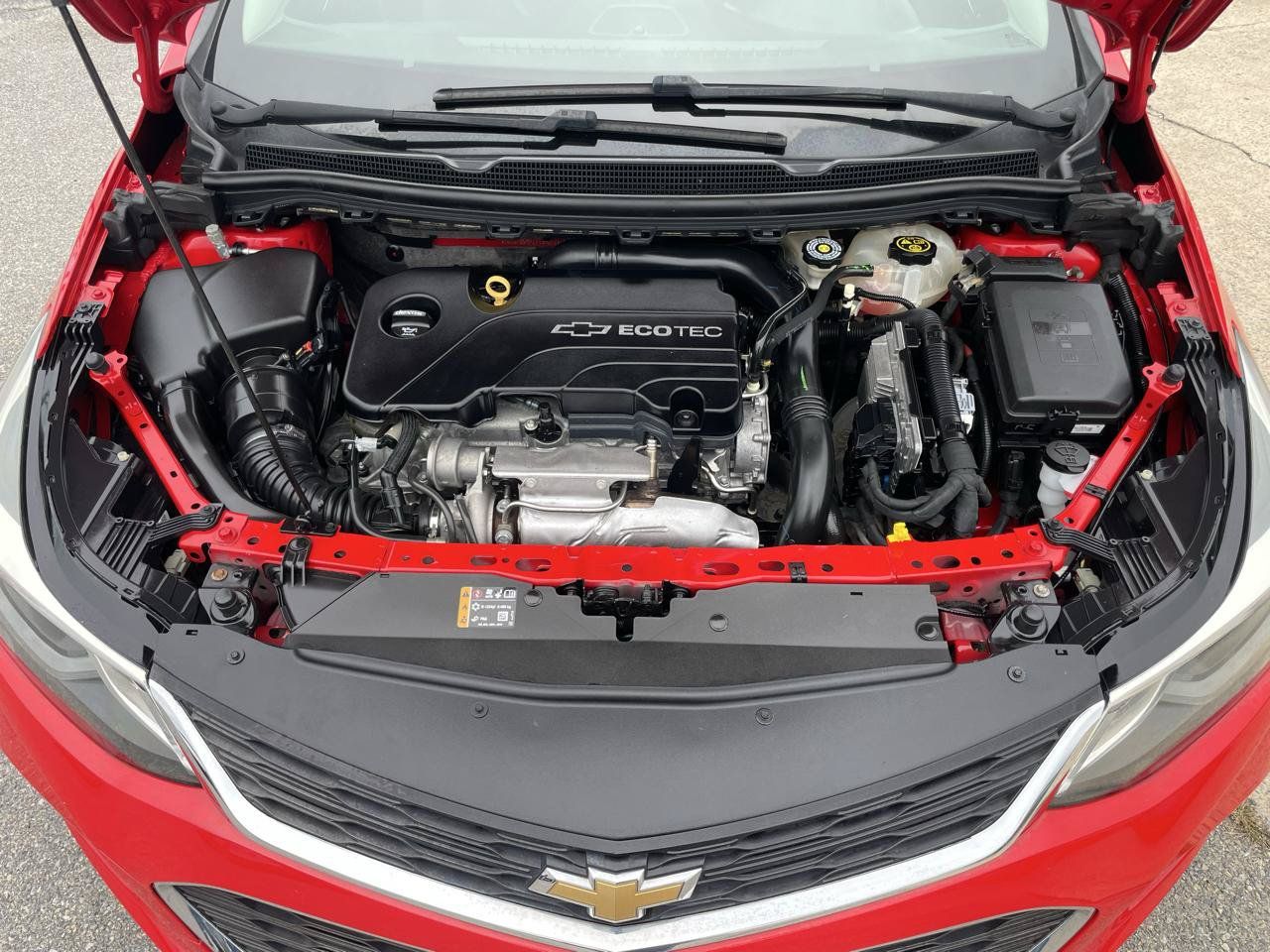 Used 2018 Chevrolet Cruze LT FWD image 29