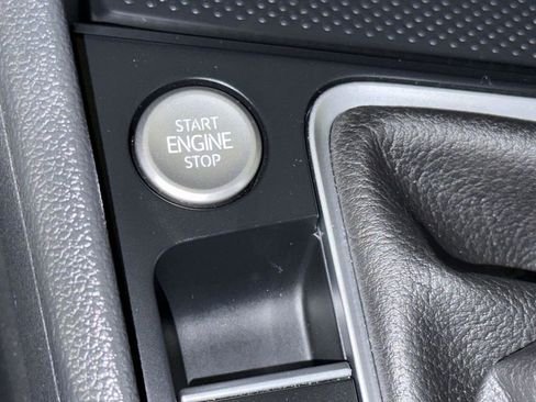 Used 2024 Volkswagen Jetta SE w/ Panoramic Sunroof Package FWD image 24