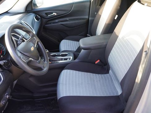 Used 2019 Chevrolet Equinox LT image 4