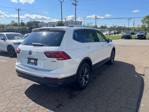 Used 2023 Volkswagen Tiguan SE AWD/4WD image 13