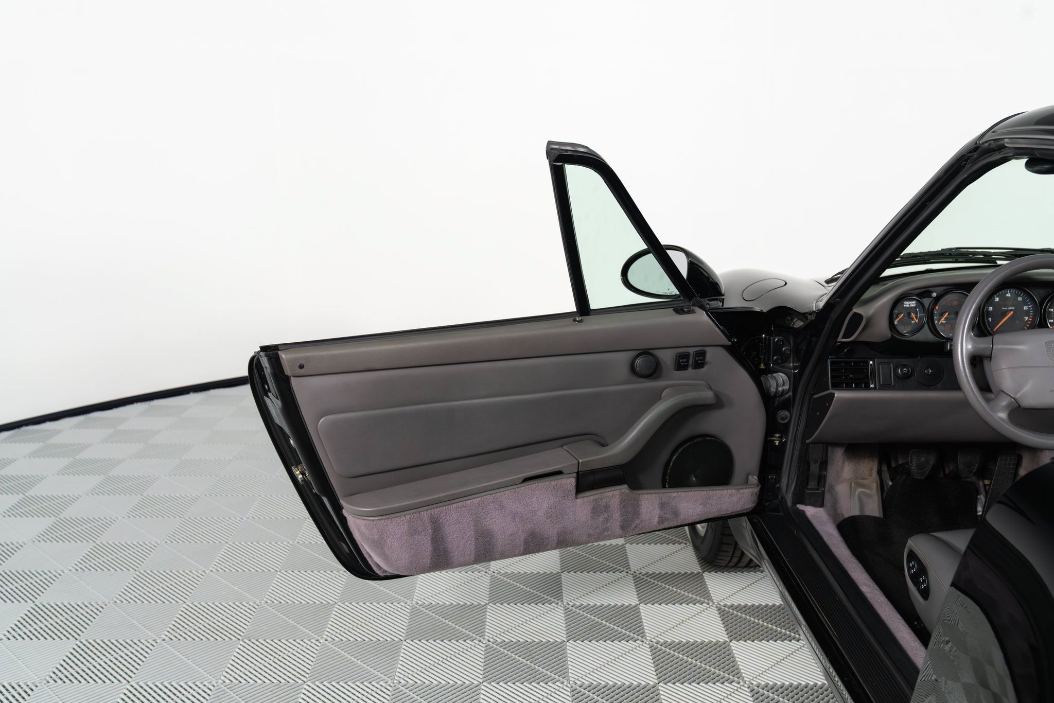 Used 1996 Porsche 911 Targa RWD image 27
