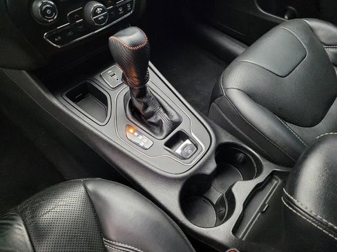 Used 2021 Jeep Cherokee Latitude Lux 80th Anniv w/ Quick Order Package 26U 80TH image 26