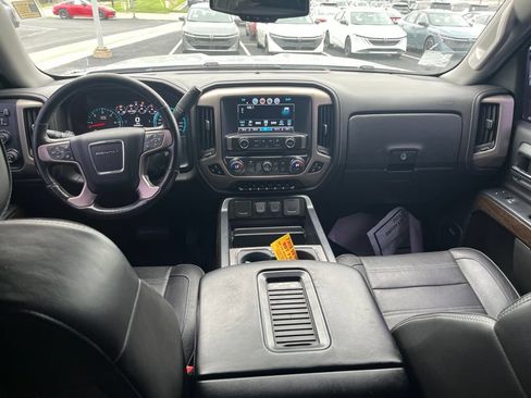 Used 2018 GMC Sierra 1500 Denali AWD/4WD image 26