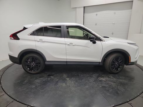 Used 2024 Mitsubishi Eclipse Cross LE AWD/4WD image 11