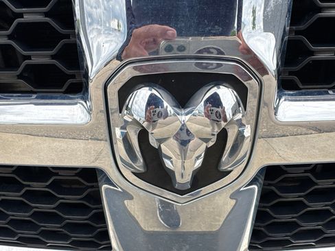 Used 2018 RAM 1500 ST w/ SXT Appearance Group AWD/4WD image 11