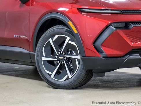 New 2026 Chevrolet Equinox EV LT image 4