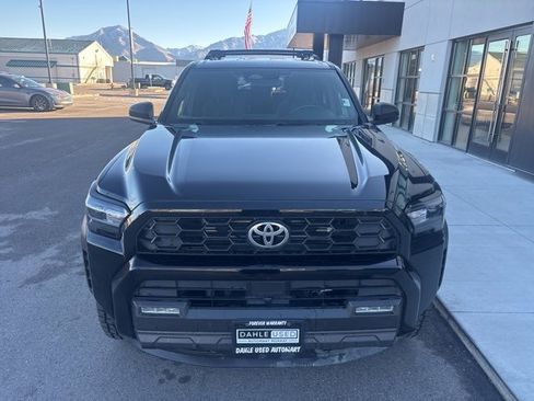 Used 2025 Toyota 4Runner TRD Off-Road image 2