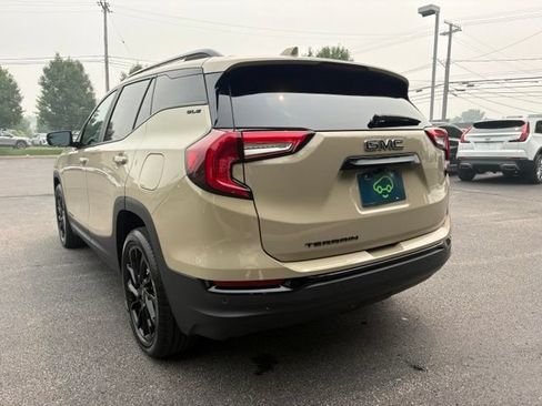 Used 2023 GMC Terrain SLE w/ Driver Convenience Package FWD image 3