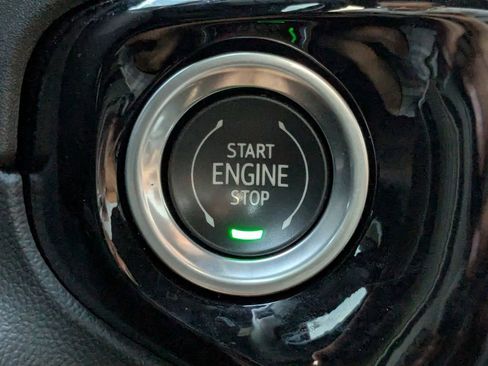 Certified 2022 Chevrolet Silverado 1500 ZR2 w/ Technology Package AWD/4WD image 43