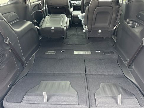 New 2027 Chrysler Pacifica Limited AWD/4WD image 15