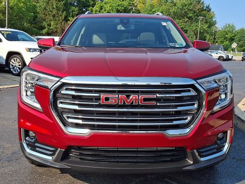 Used 2023 GMC Terrain SLT AWD/4WD image 2