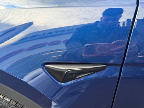 Used 2022 Tesla Model Y Performance image 11