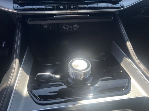 New 2026 Jeep Grand Wagoneer L Limited AWD/4WD image 28