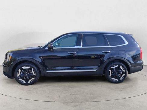 Used 2025 Kia Telluride S image 2