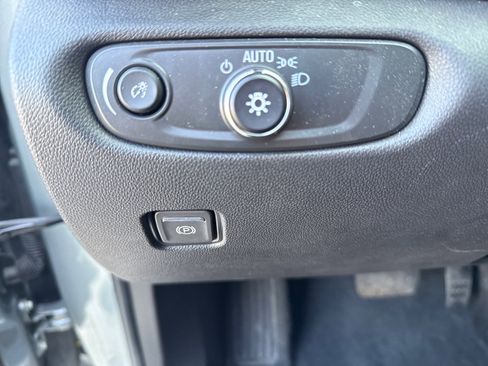 Used 2025 Chevrolet Blazer LT image 15