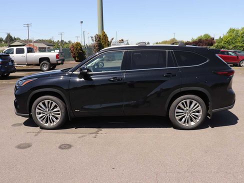 Used 2026 Toyota Highlander Platinum AWD/4WD image 8