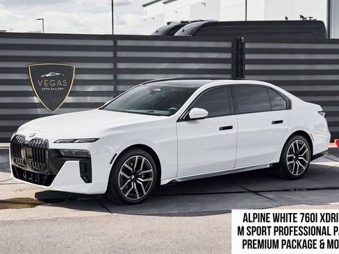 Used 2025 BMW 760i xDrive w/ Premium Package image 1