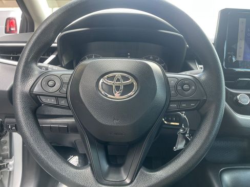 Used 2025 Toyota Corolla LE FWD image 28