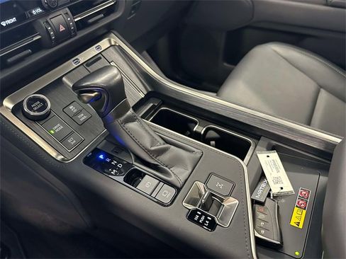 Used 2024 Lexus GX 550 image 33