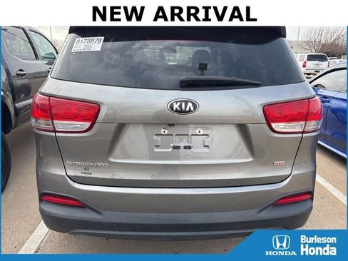 Used 2018 Kia Sorento L image 5