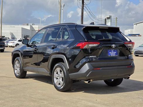 Used 2025 Toyota RAV4 XLE FWD image 7
