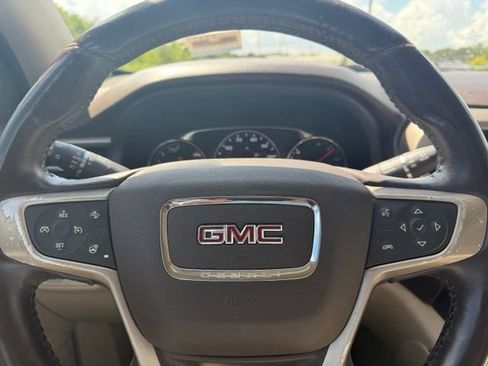 Used 2017 GMC Acadia Denali w/ Technology Package FWD image 20