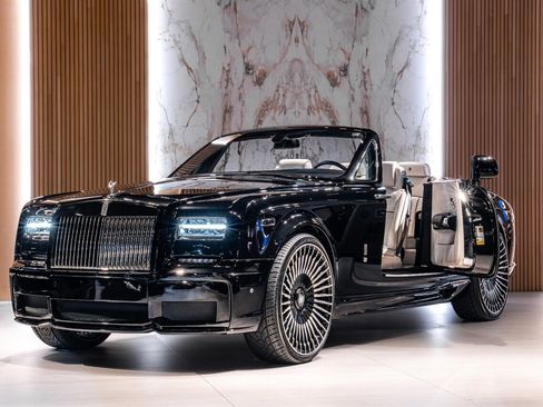 Used 2015 Rolls-Royce Phantom Drophead Coupe image 2