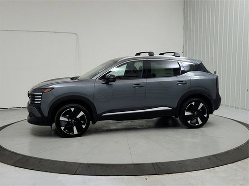 New 2026 Nissan Kicks SR image 4